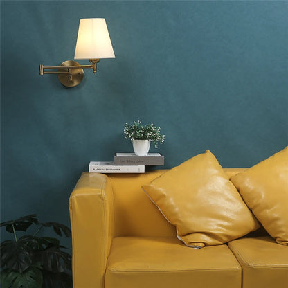 Foldable and rotatable wall lamp