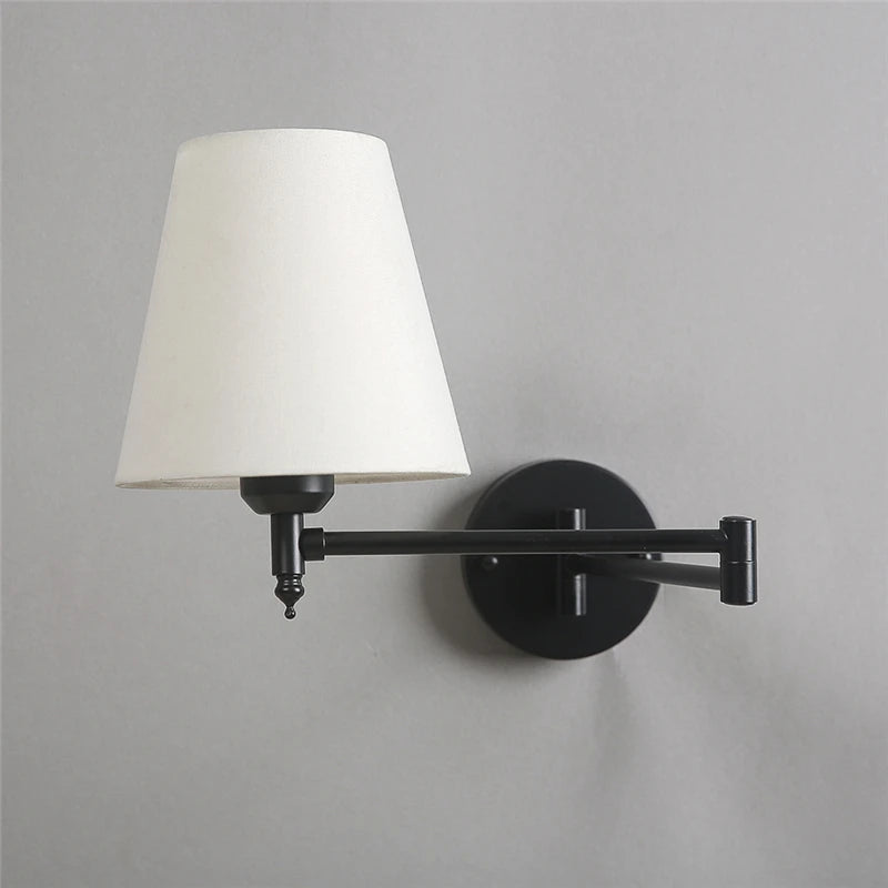 Foldable and rotatable wall lamp