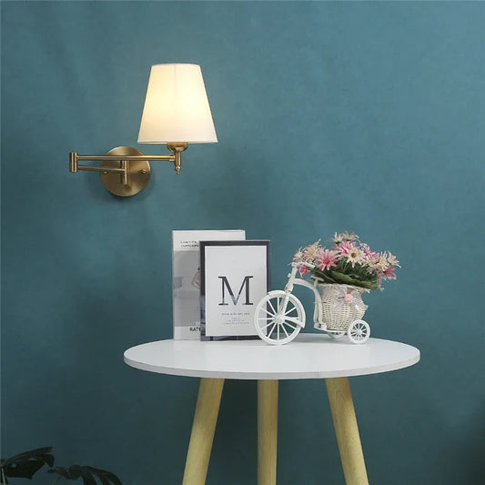Foldable and rotatable wall lamp