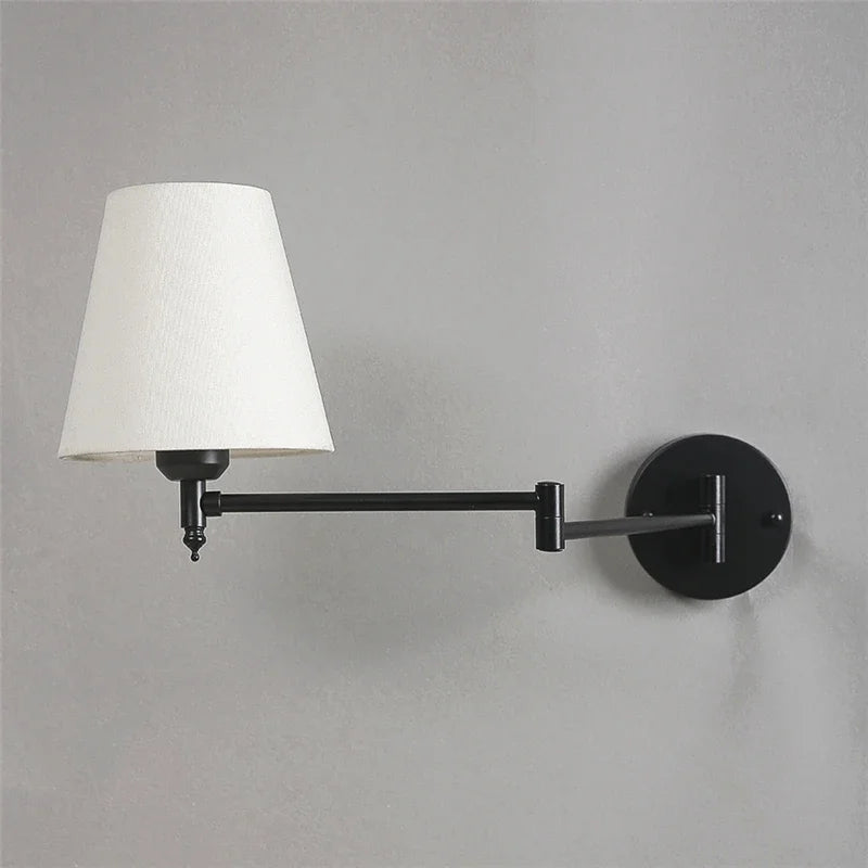 Foldable and rotatable wall lamp