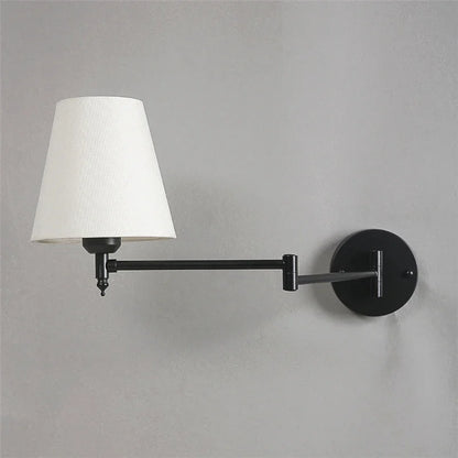Foldable and rotatable wall lamp